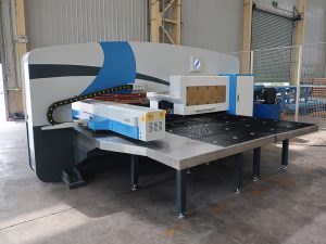 cnc frëngji punch press makinë përpunim mekanik