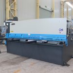 makinë hidraulike fletë metalike gijotinë prerje CNC prerje për pjatë metalike, makinë prerje metalike