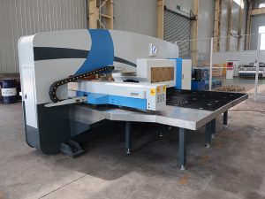 MAX-SF-30T përdoret për shtypje grushta CNC
